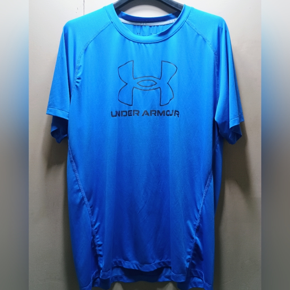 Under Armour T-shirt
